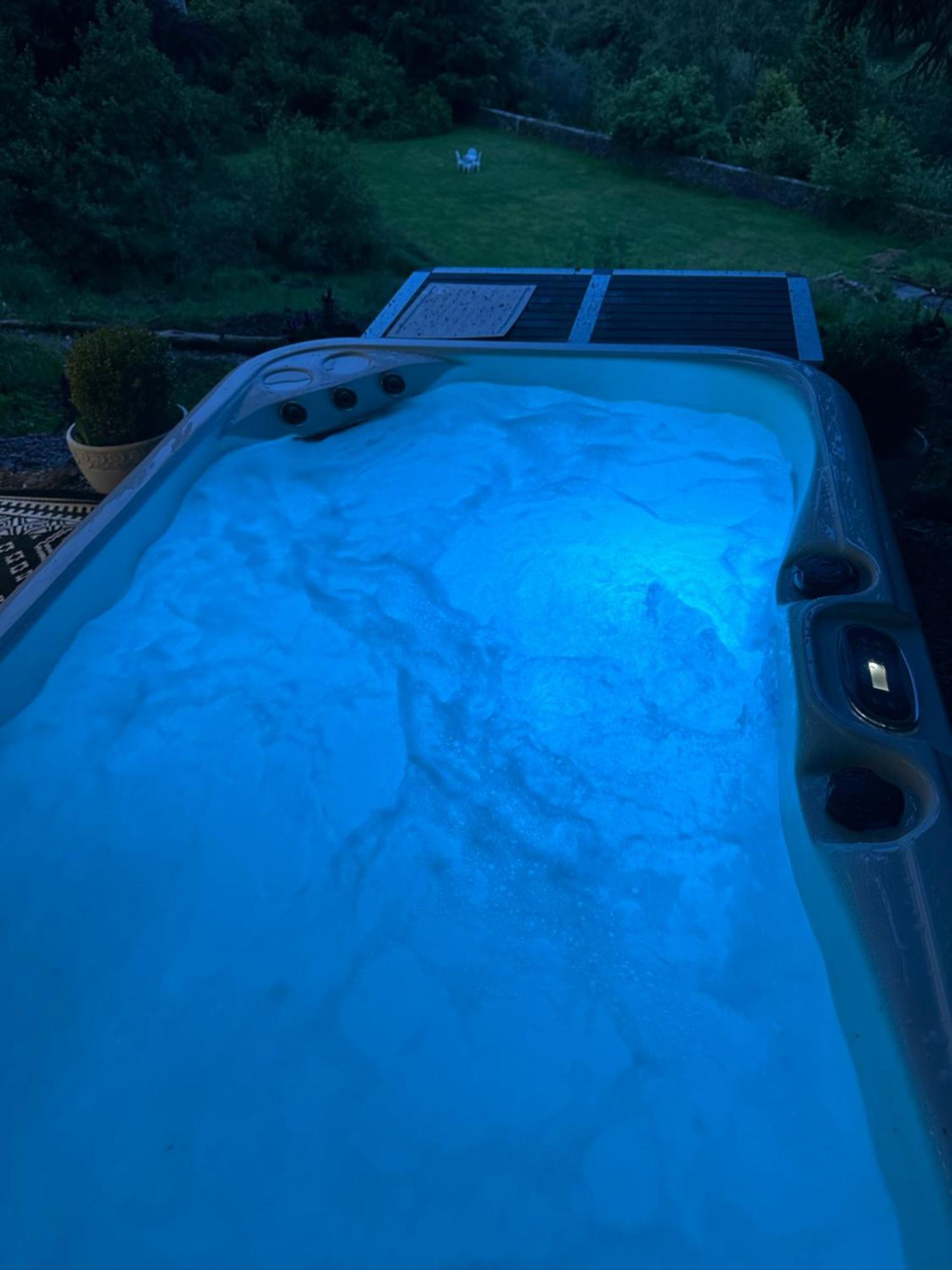 סטרייבן Unique Orchard Lodge For Couples With Hot Tub מראה חיצוני תמונה